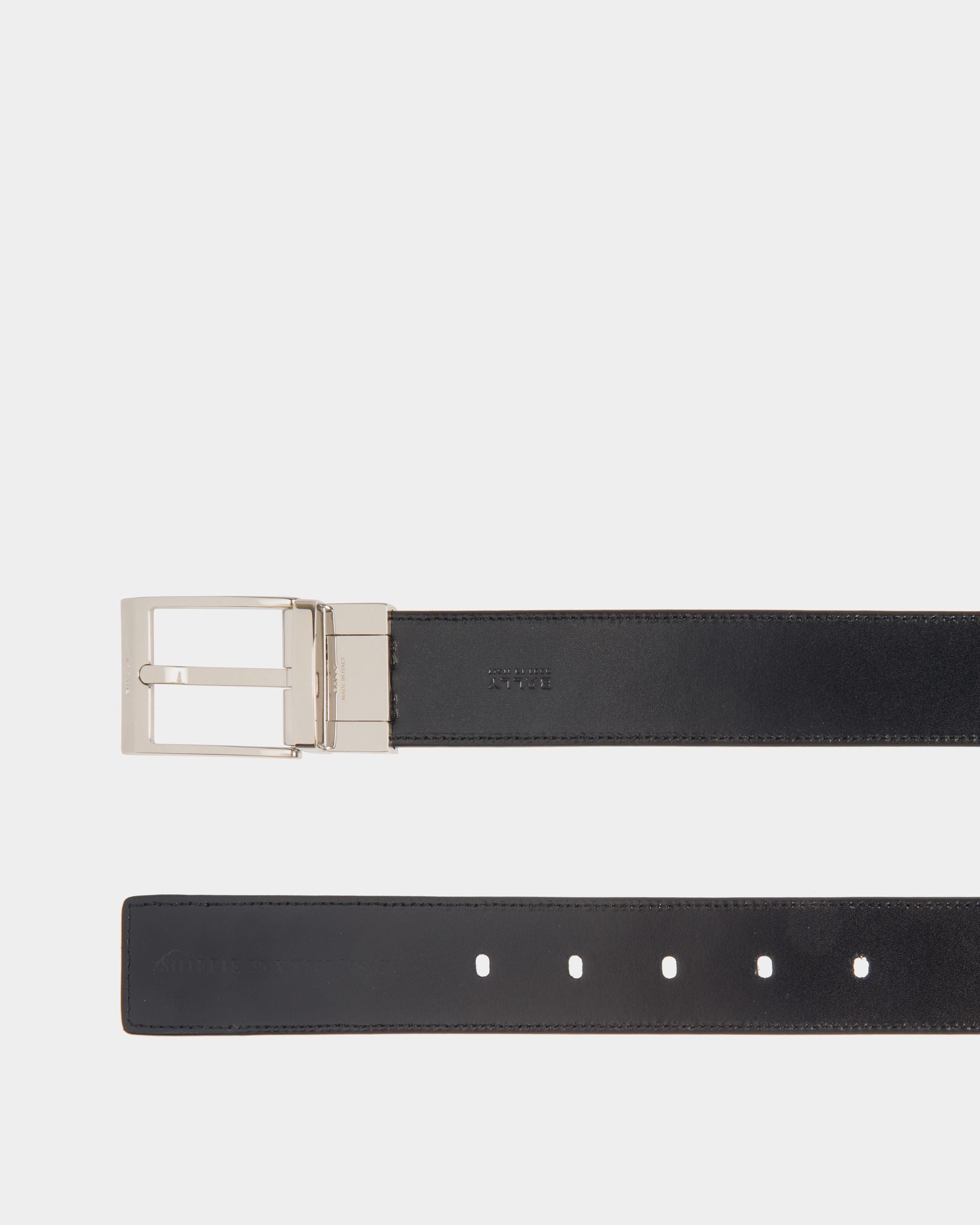 Shiffie 35mm Reversible And Adjustable Belt in Black And Navy Blue Leather - Image 2
