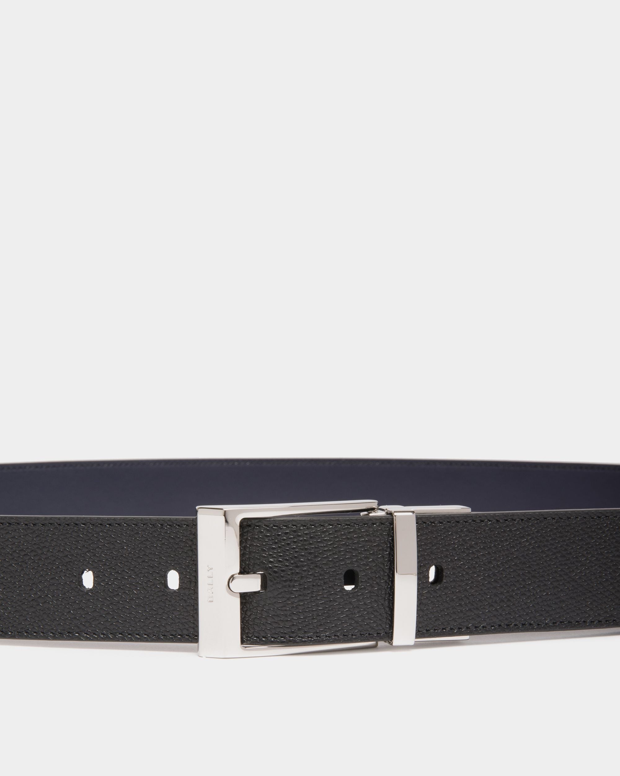 Shiffie 35mm Reversible And Adjustable Belt in Black And Navy Blue Leather - Image 3