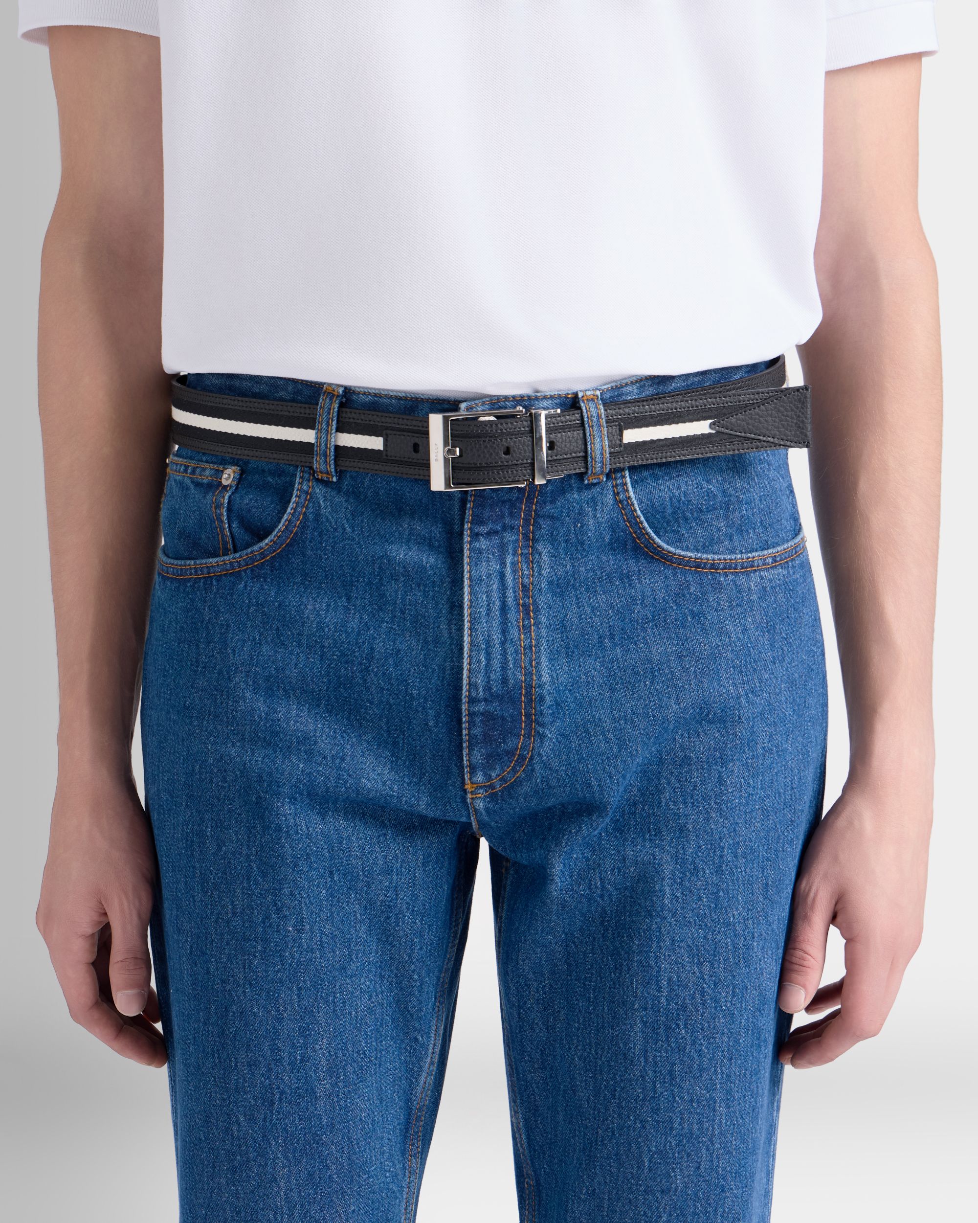 Shiffie 35 mm Reversible Belt in Black and Bone Fabric And Leather - Image 5