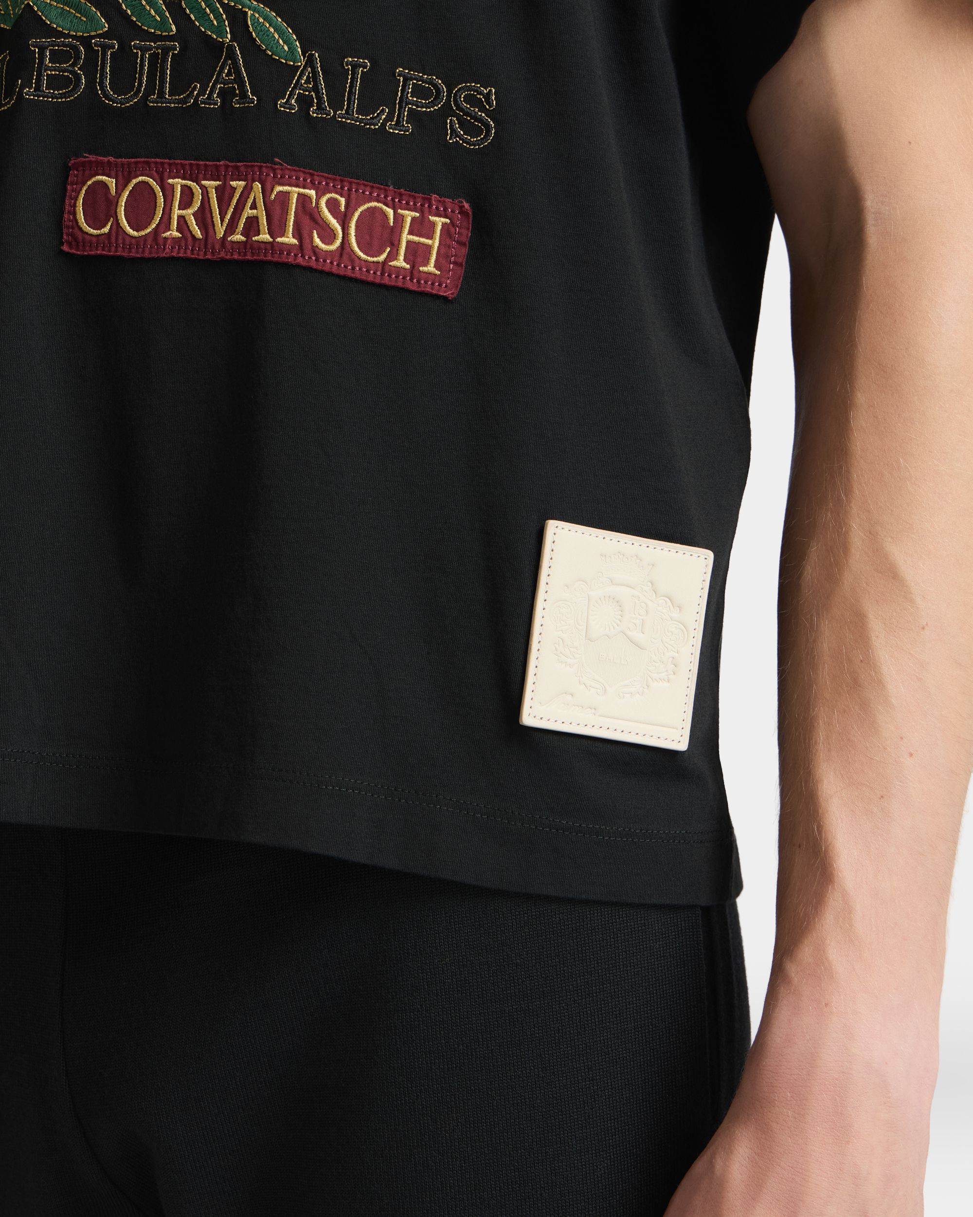 Curling Collection T-shirt in Black Cotton with a St. Moritz Print - Image 3