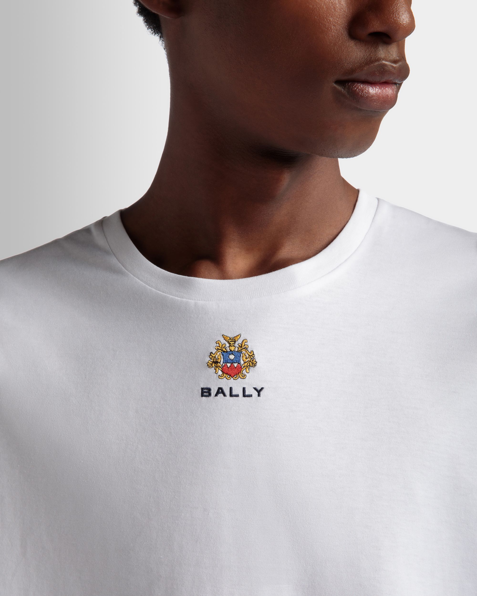 T-Shirt With a Bally Crest Logo In White Cotton - Image 3