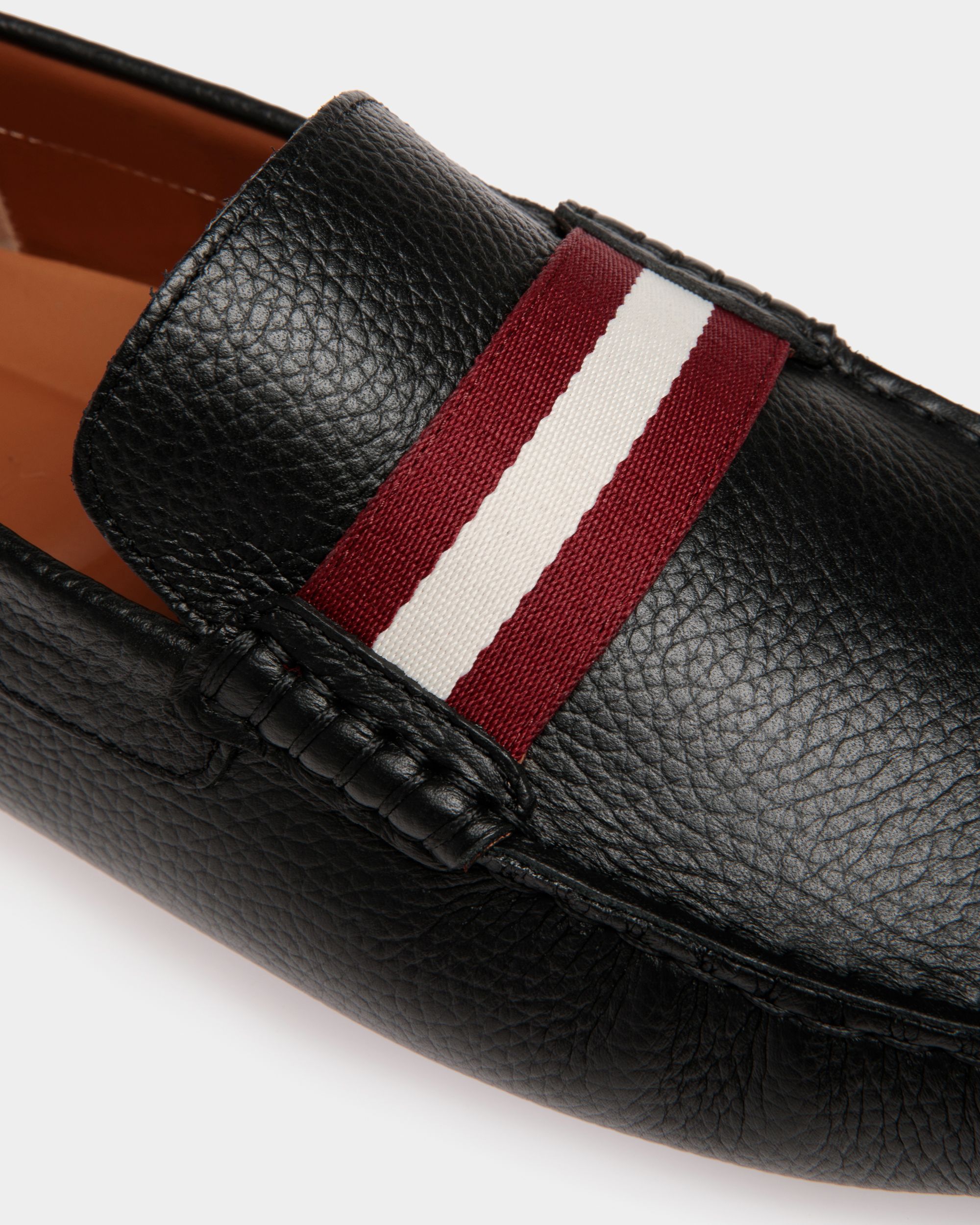 Pilot Driver In Black Grained Leather - Image 5