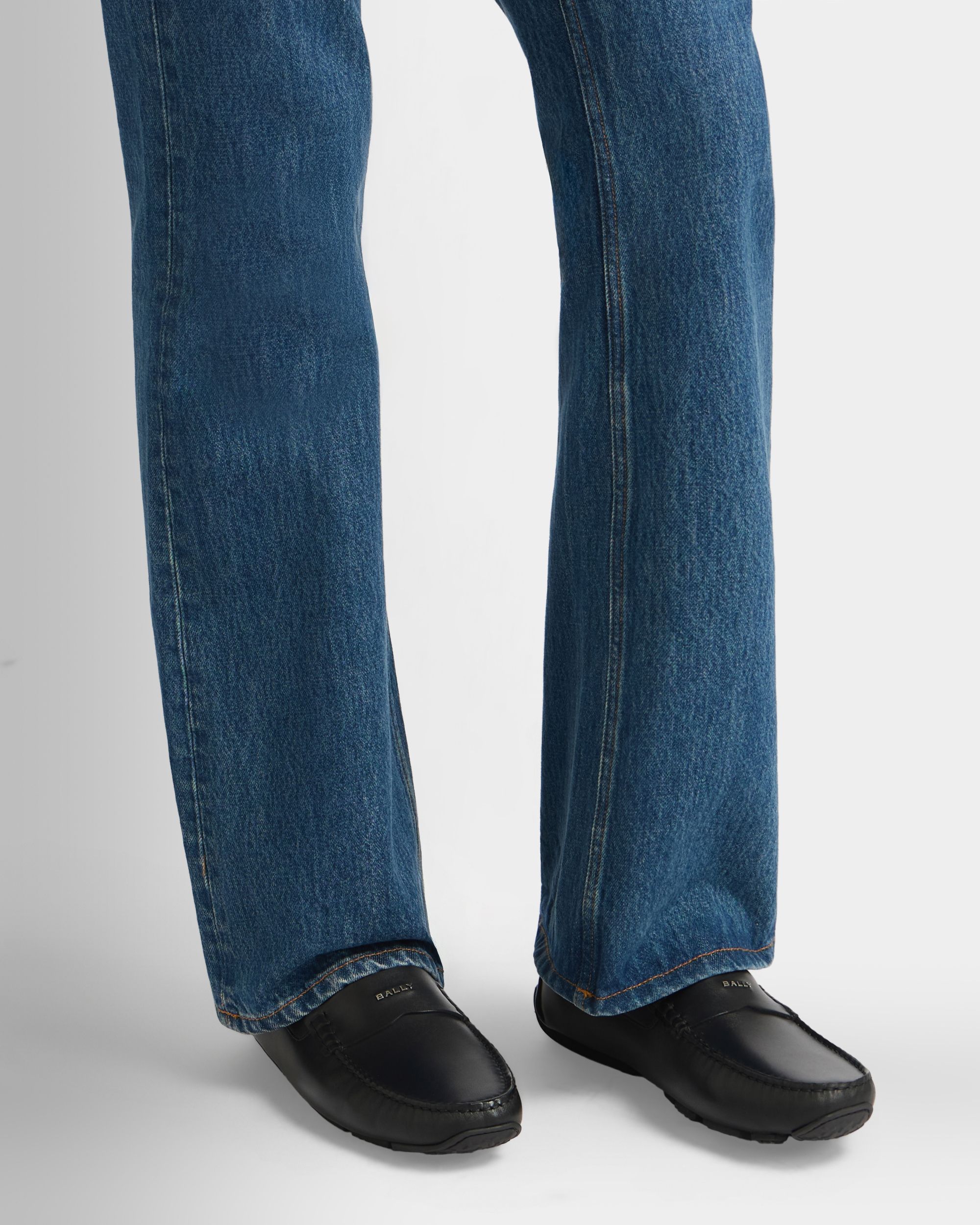 Pilot Driver in Black Leather - Image 2