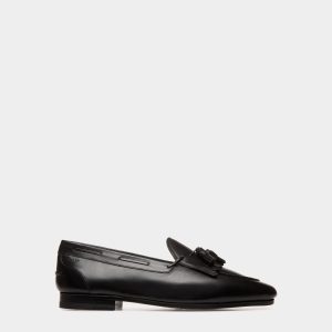 Plume Moccasin in Black Leather