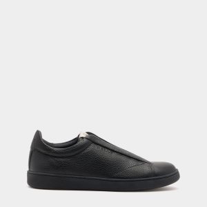 Retro Crest Sneaker in Black Grained Leather