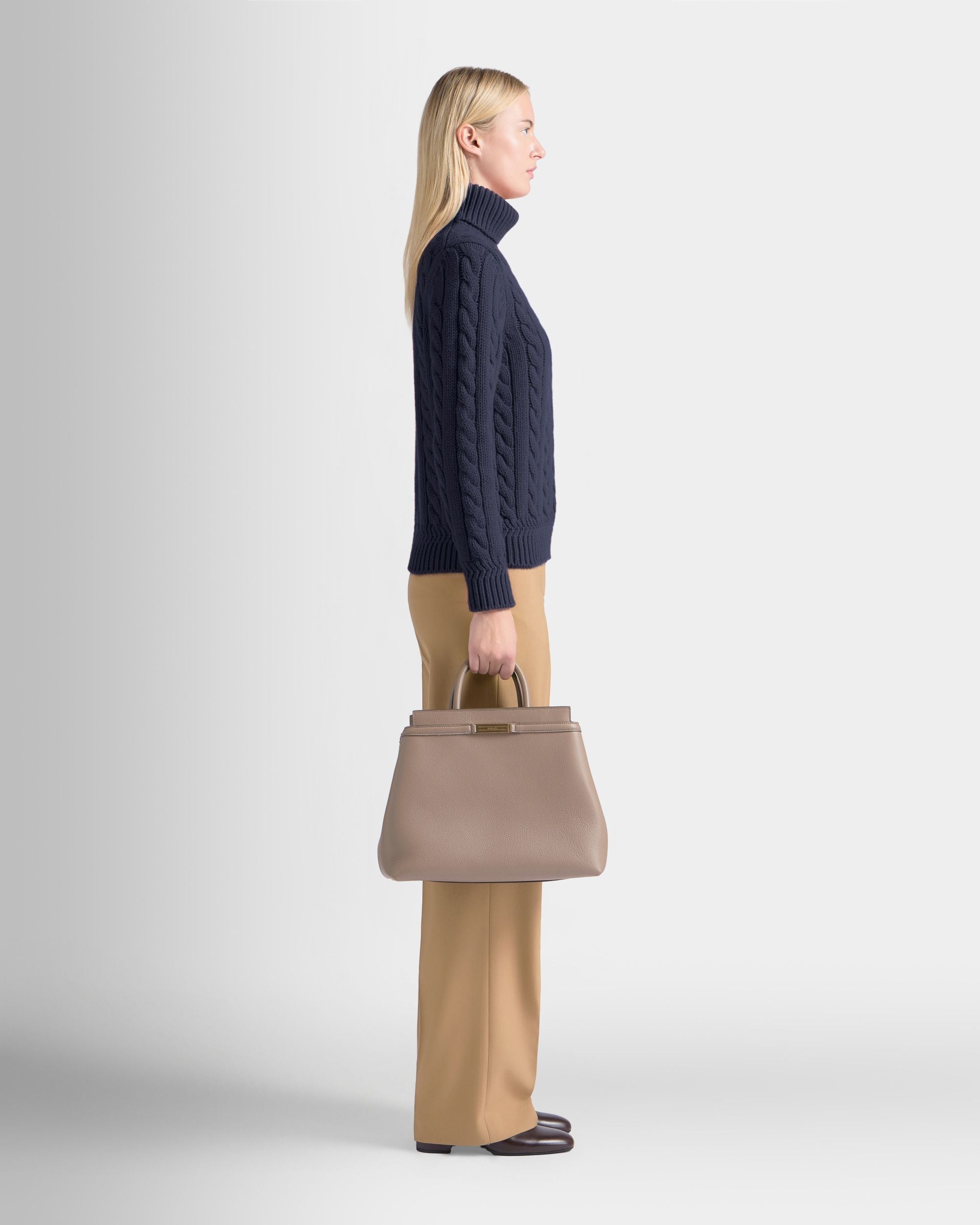 Deco Tote Bag in Taupe Grained Leather - Image 2