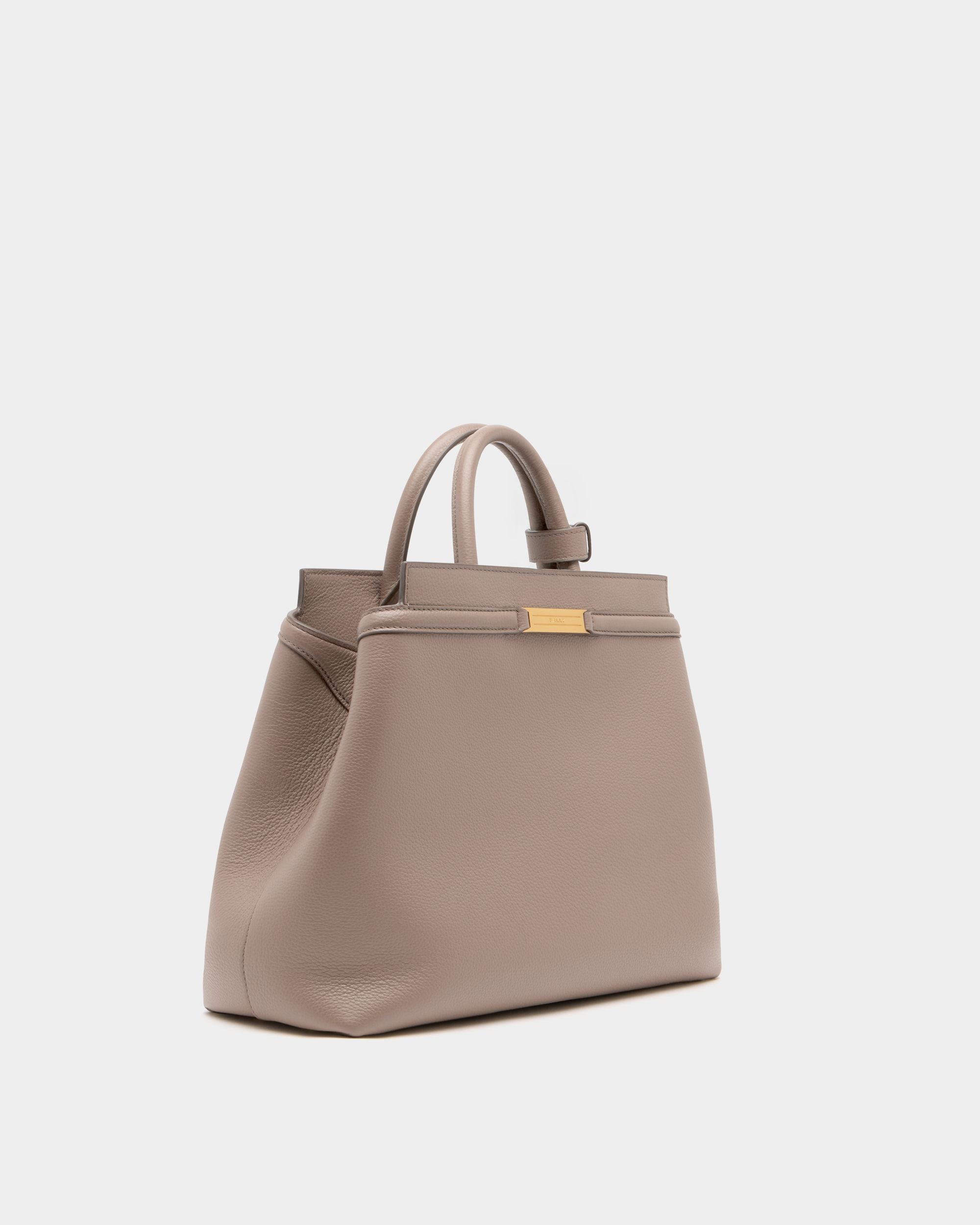 Deco Tote Bag in Taupe Grained Leather - Image 4
