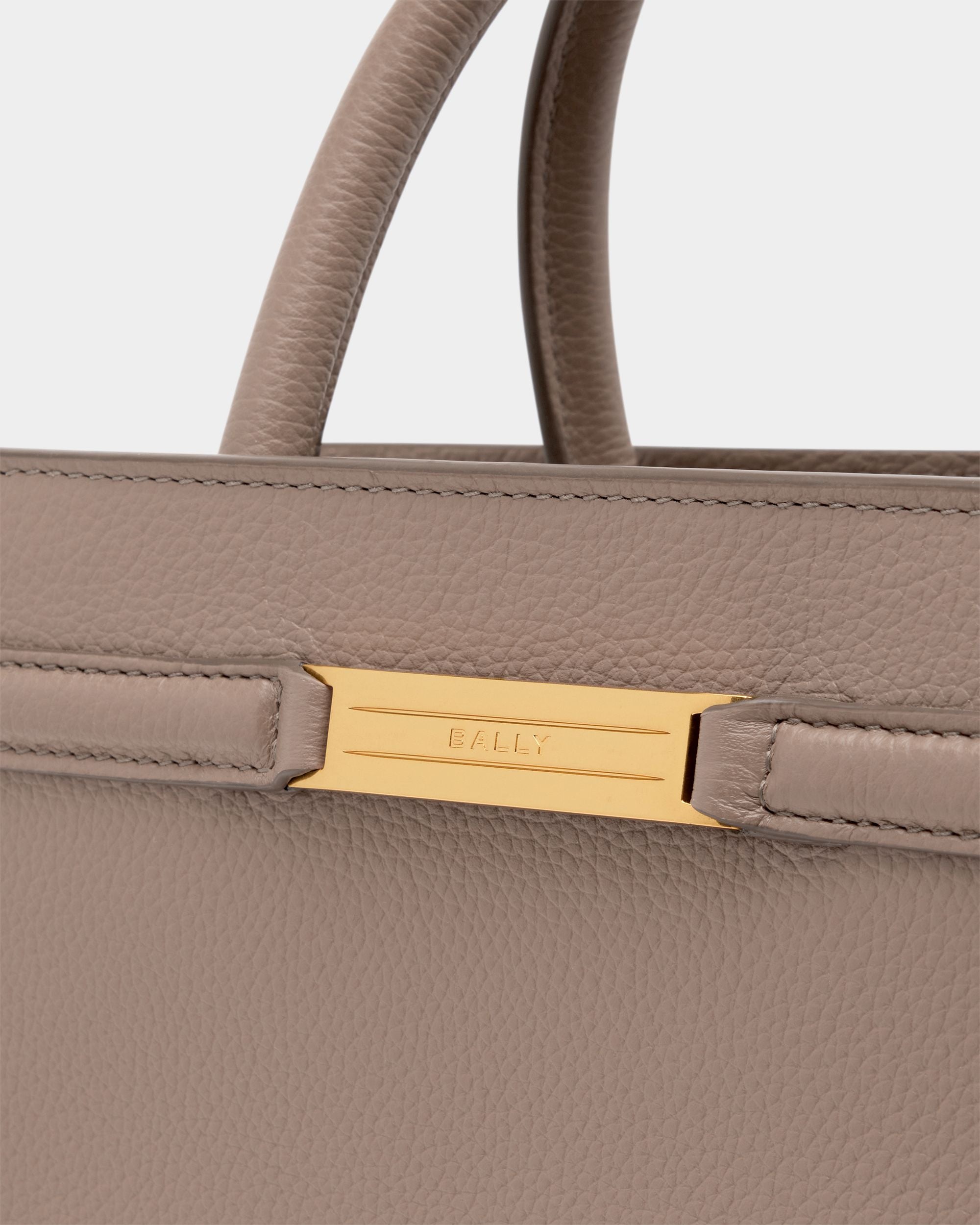 Deco Tote Bag in Taupe Grained Leather - Image 6