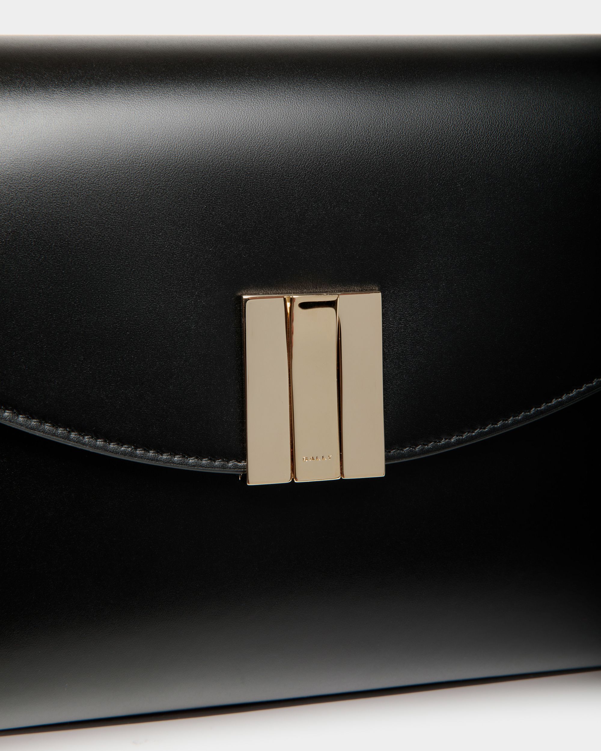 Ollam Small Top Handle Bag In Black Leather - Image 6