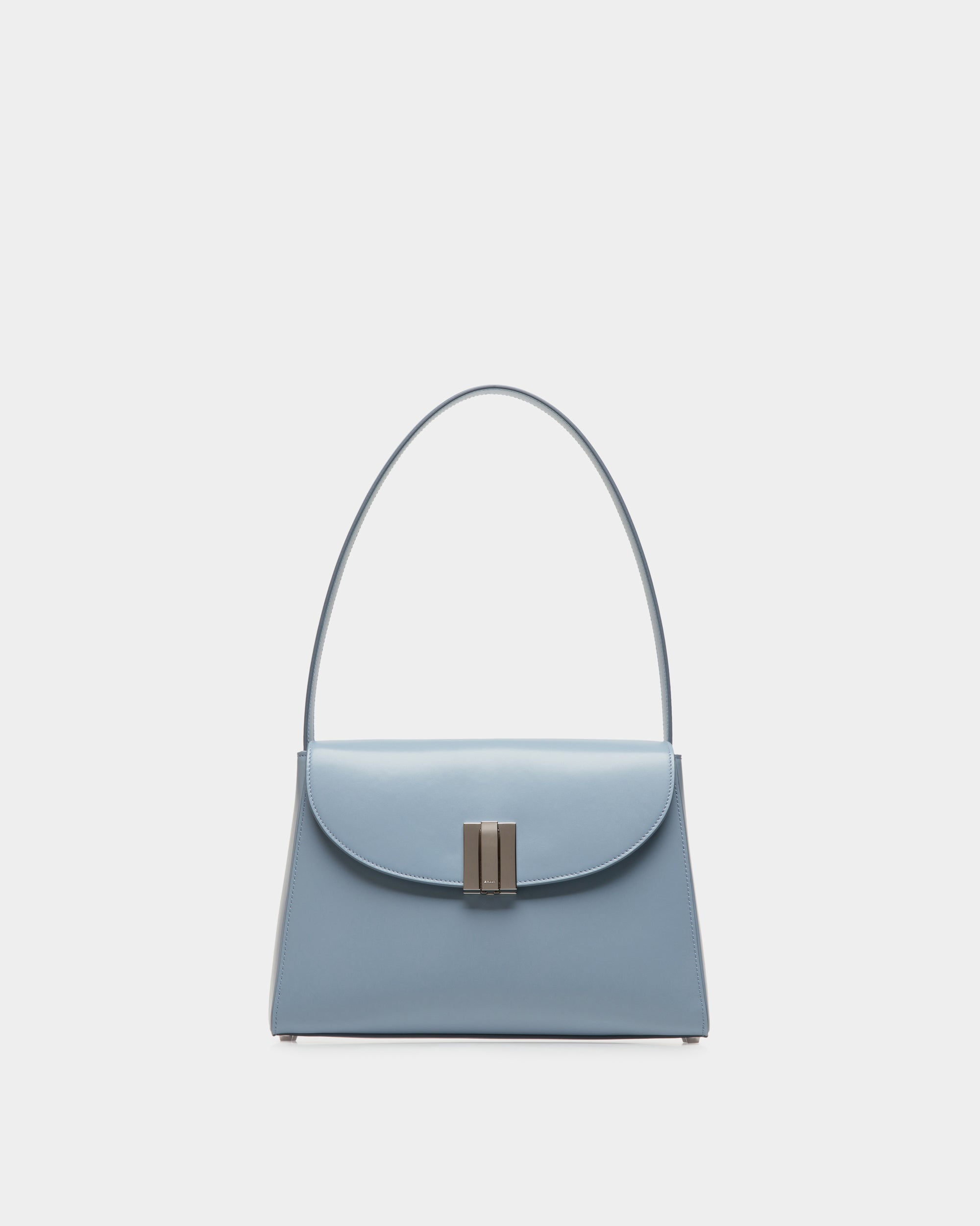 Ollam Shoulder Bag in Light Blue Leather