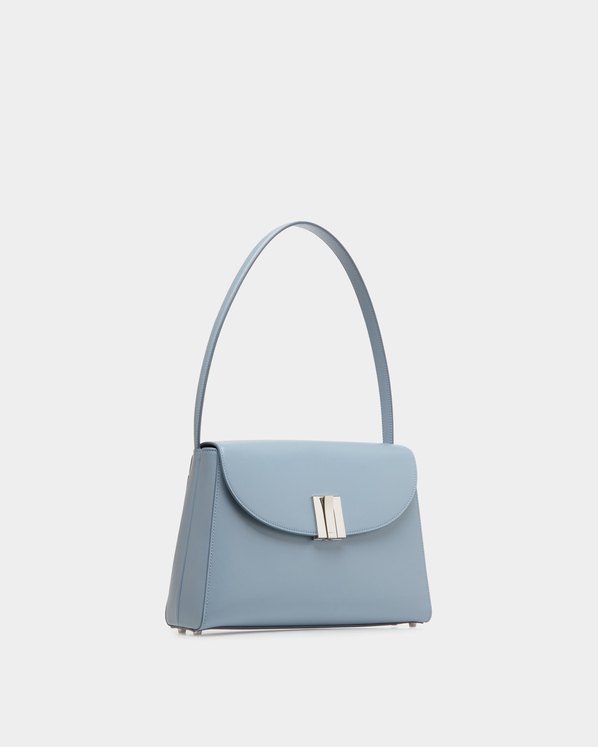 Ollam Shoulder Bag in Light Blue Leather - Image 4