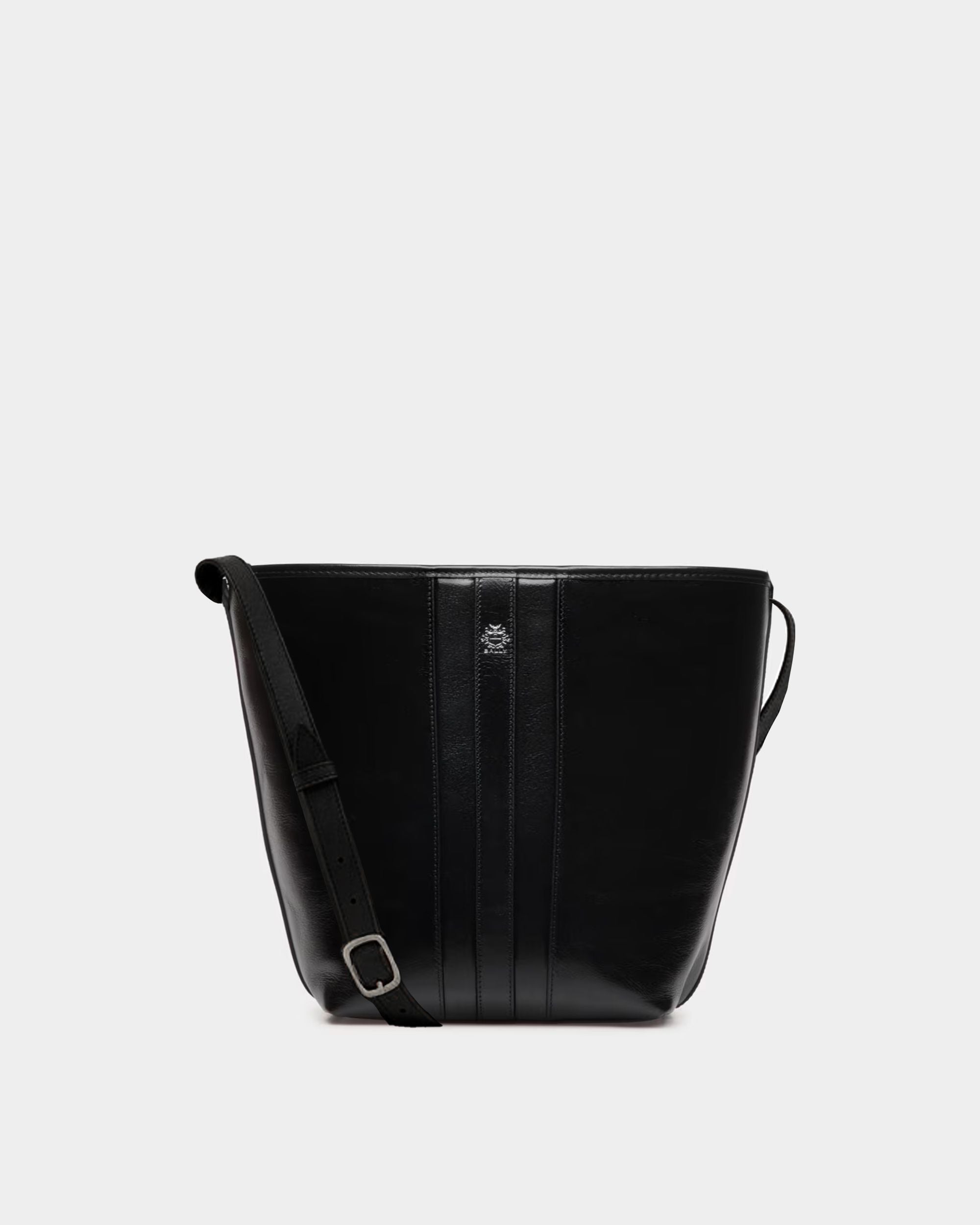 Signature Bucket Bag in Black Leather