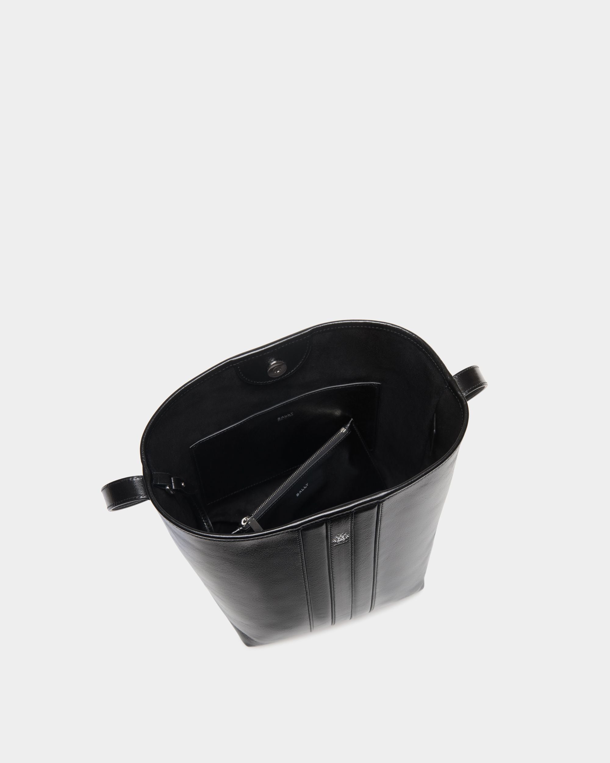 Signature Bucket Bag in Black Leather - Image 5