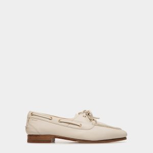 Plume Moccasin in White Leather