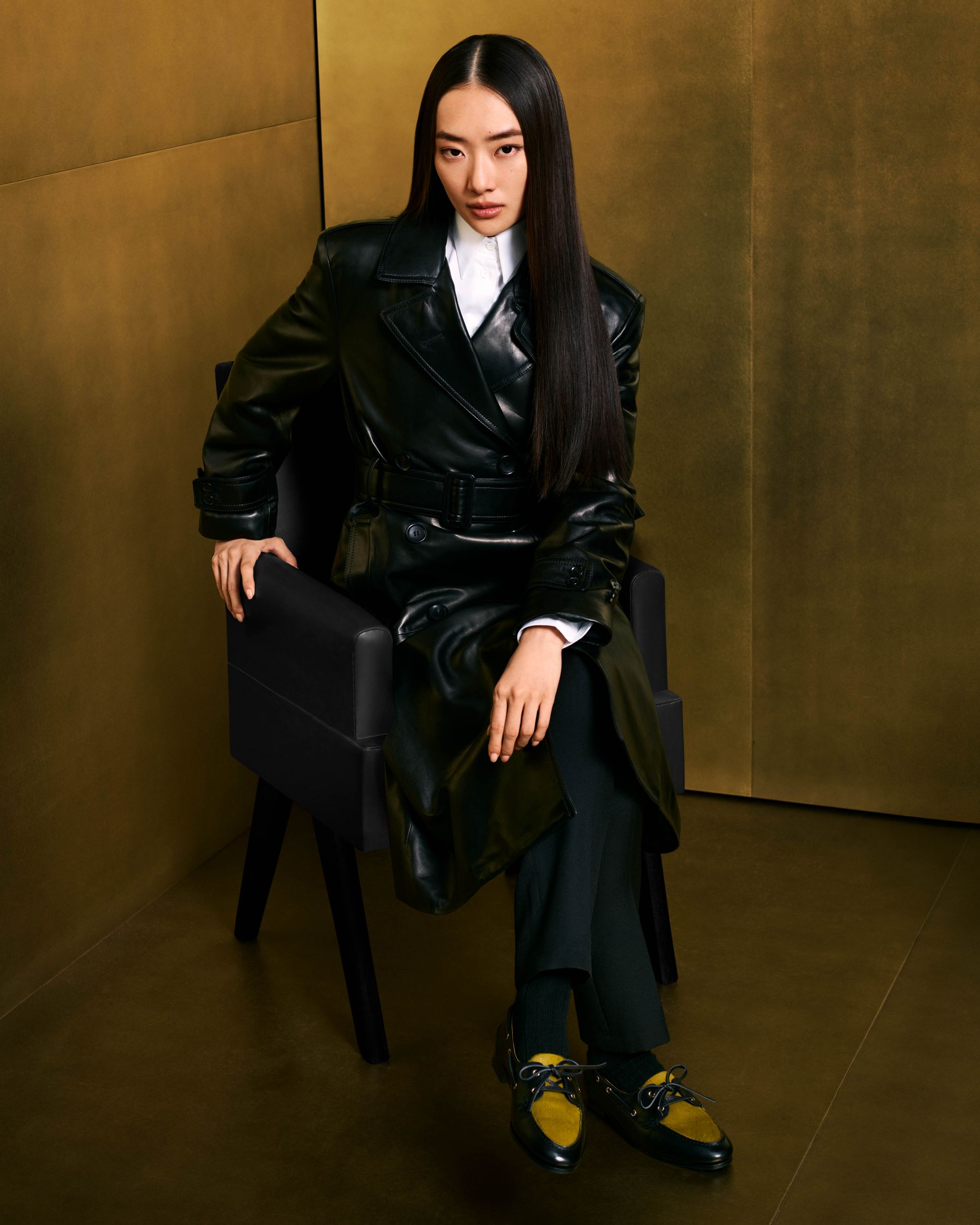 Plume Moccasin in Black Leather - Image 7