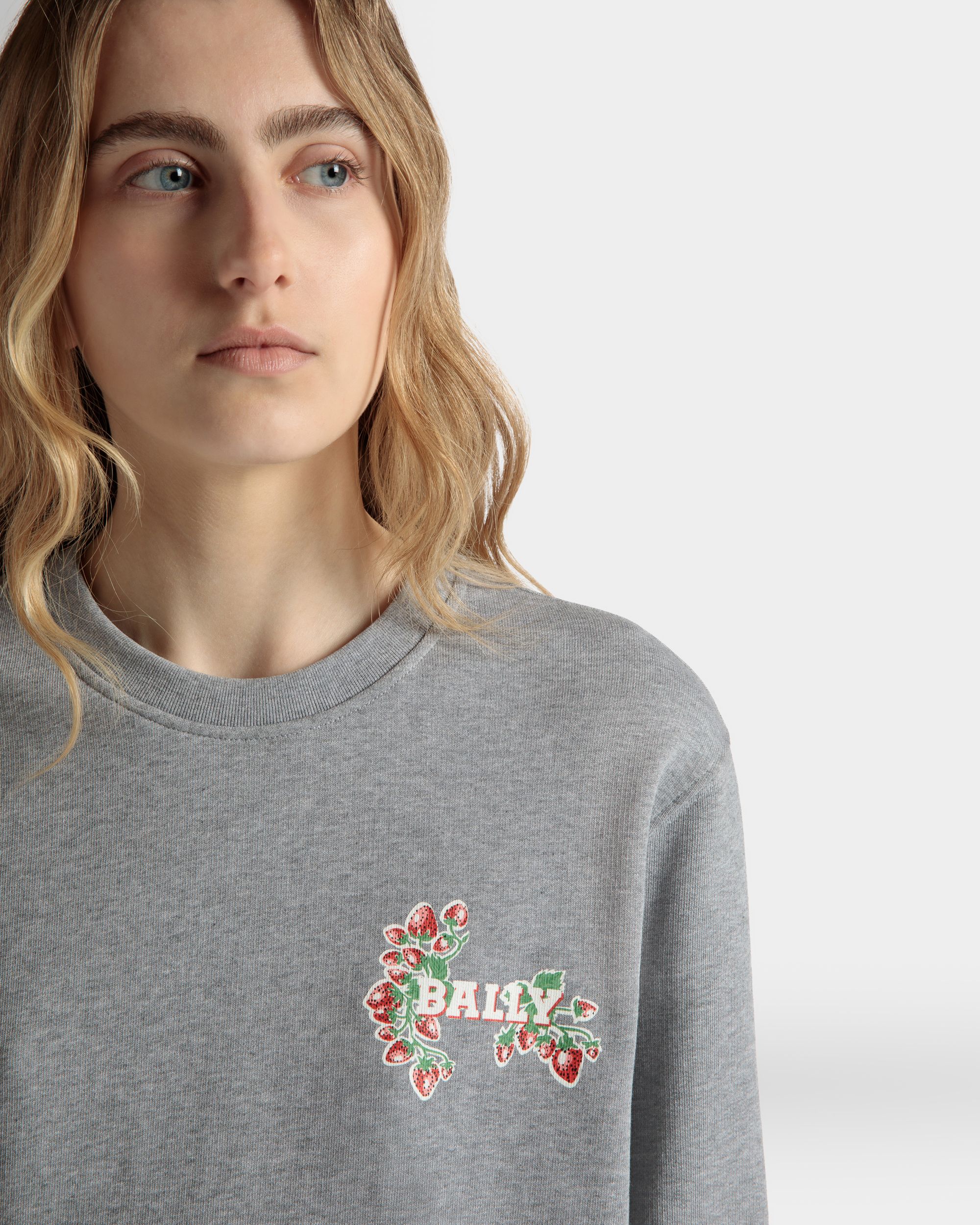 Crewneck in Strawberry Print Cotton - Image 4