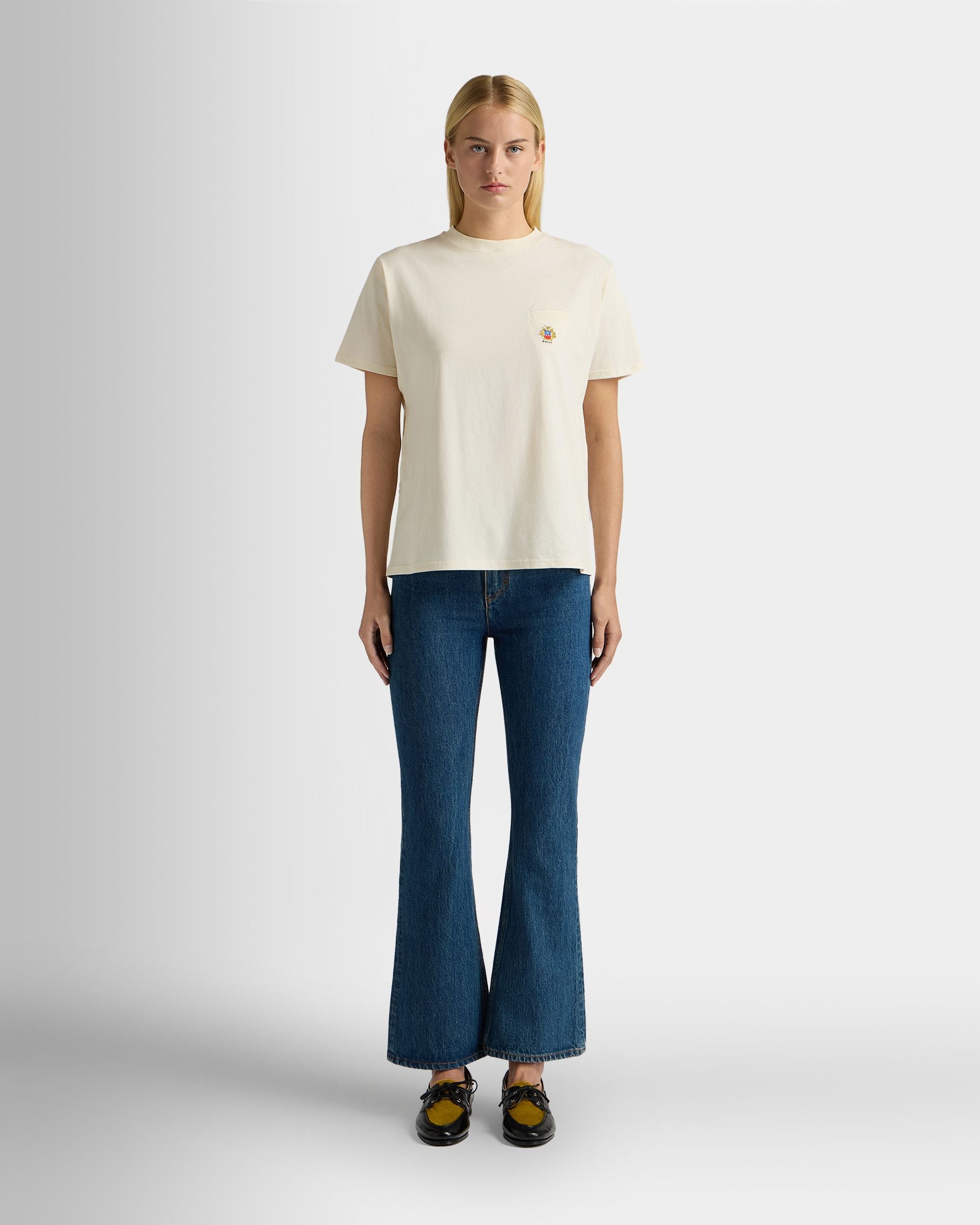 T-Shirt in Ivory Cotton With a Bally Crest - Image 2