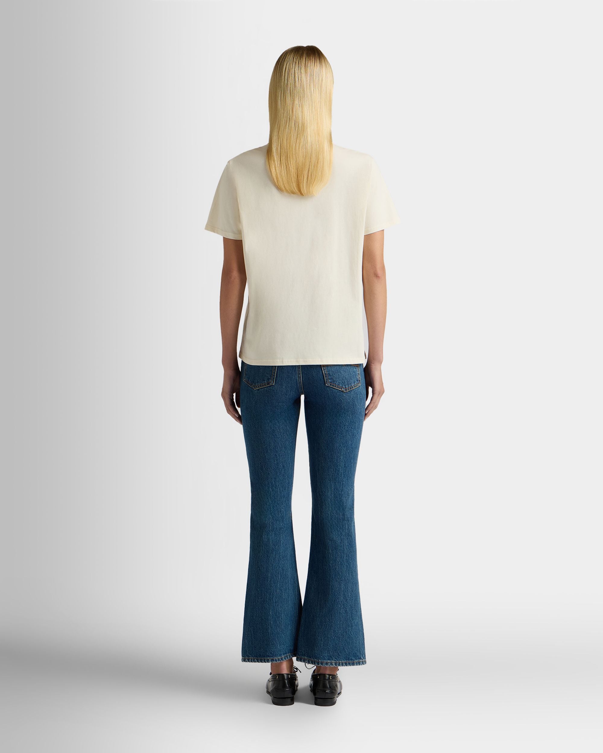 T-Shirt in Ivory Cotton With a Bally Crest - Image 6