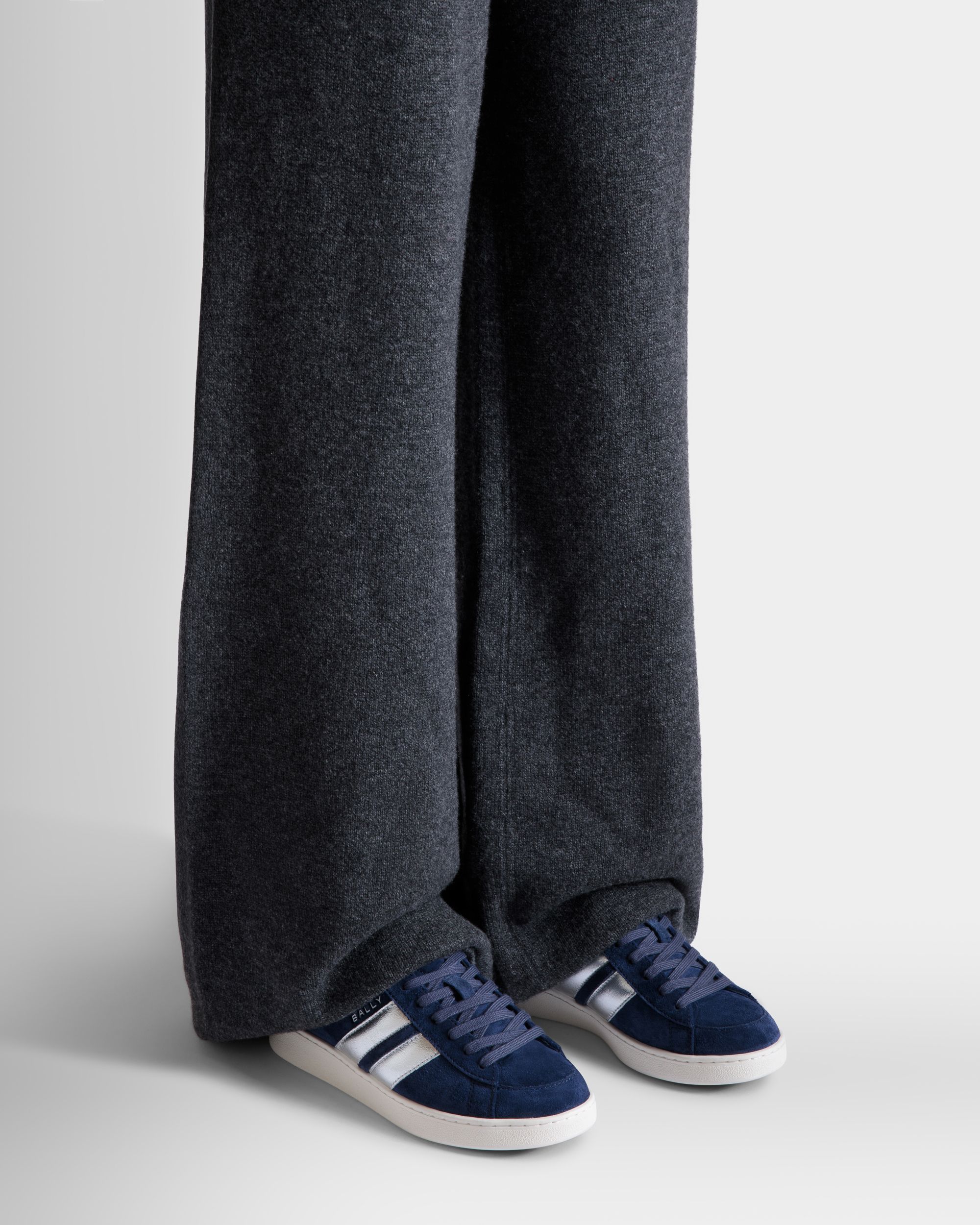 Tennis Sneaker In Navy Blue And Candy Red Suede Leather - Image 2