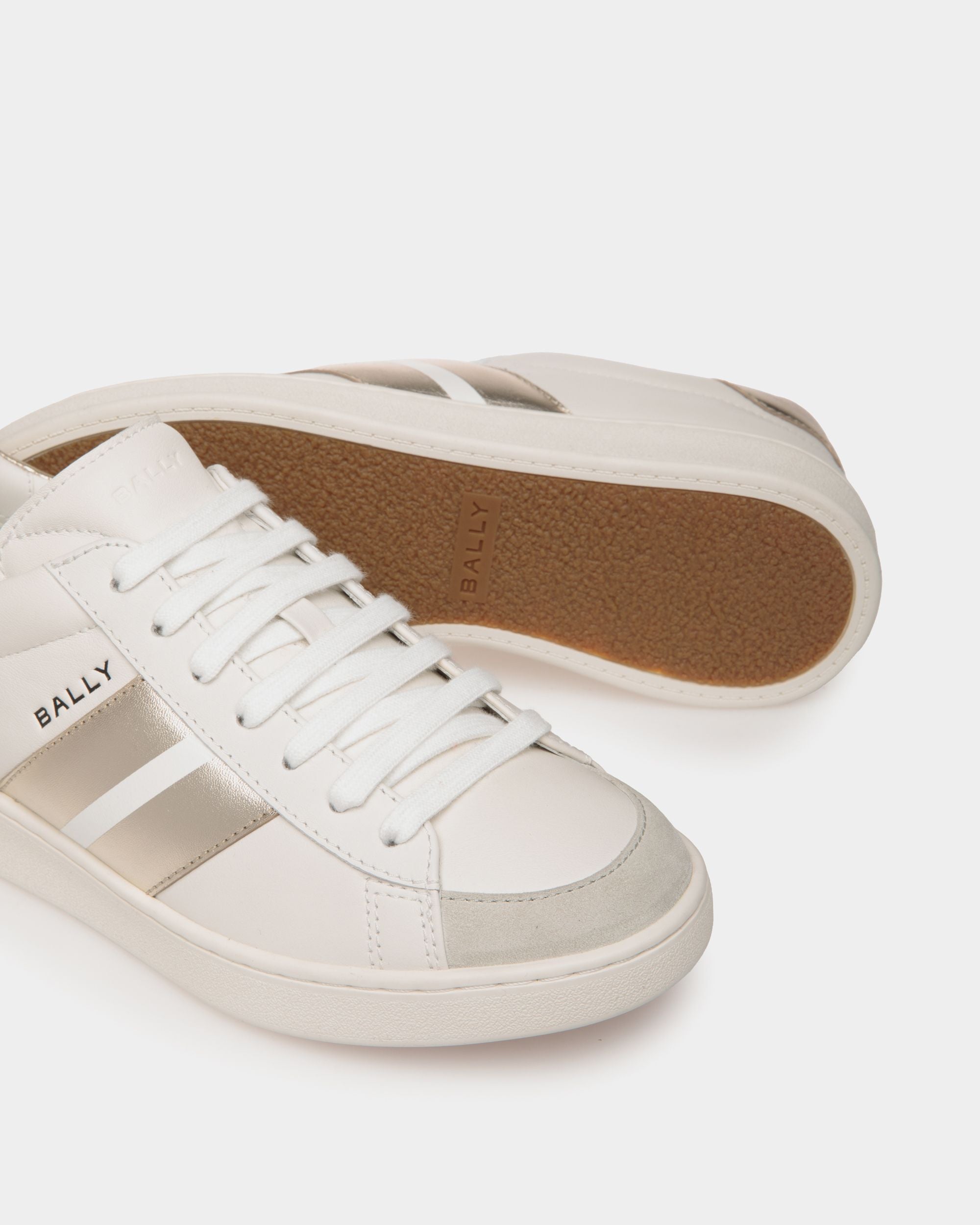 Tennis Sneaker In White And Gold Leather - Image 4