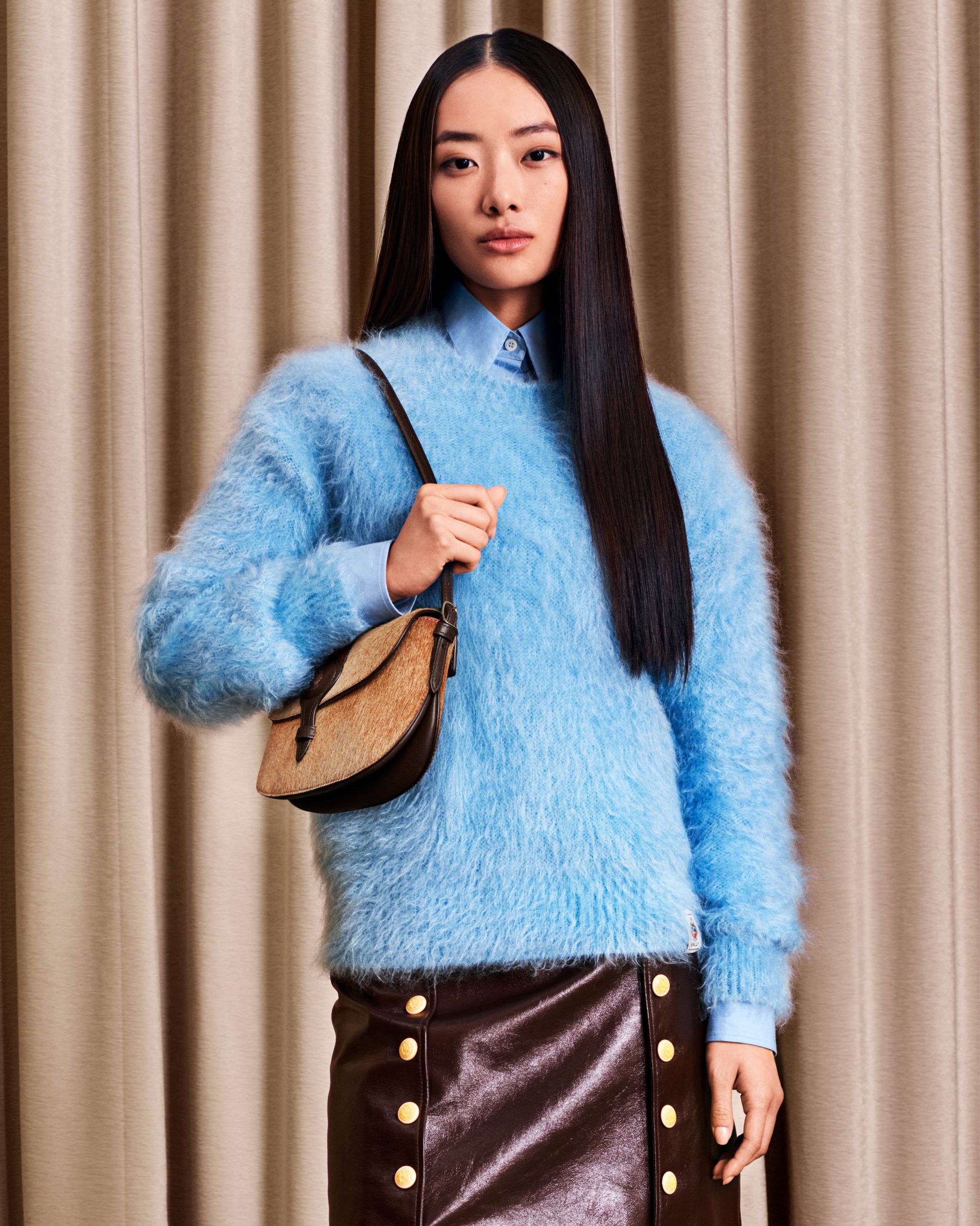 Crewneck Sweater in Light Blue Mohair And Silk - Image 11