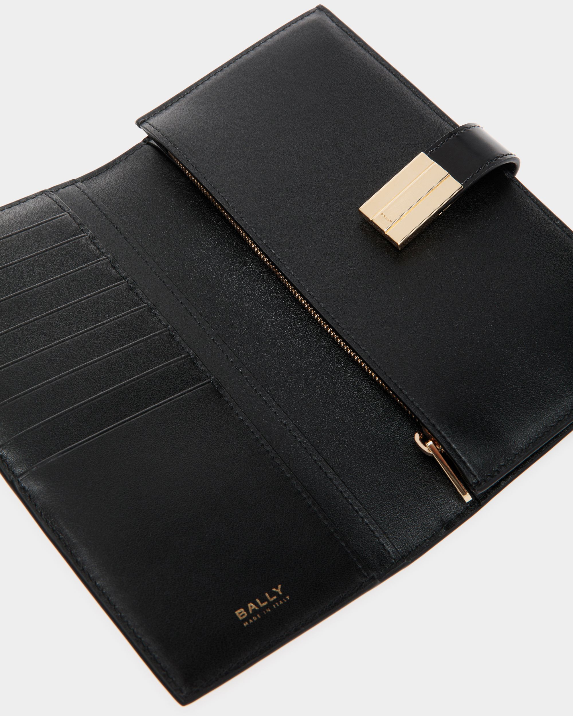 Ollam Continental Wallet in Black Leather - Image 4