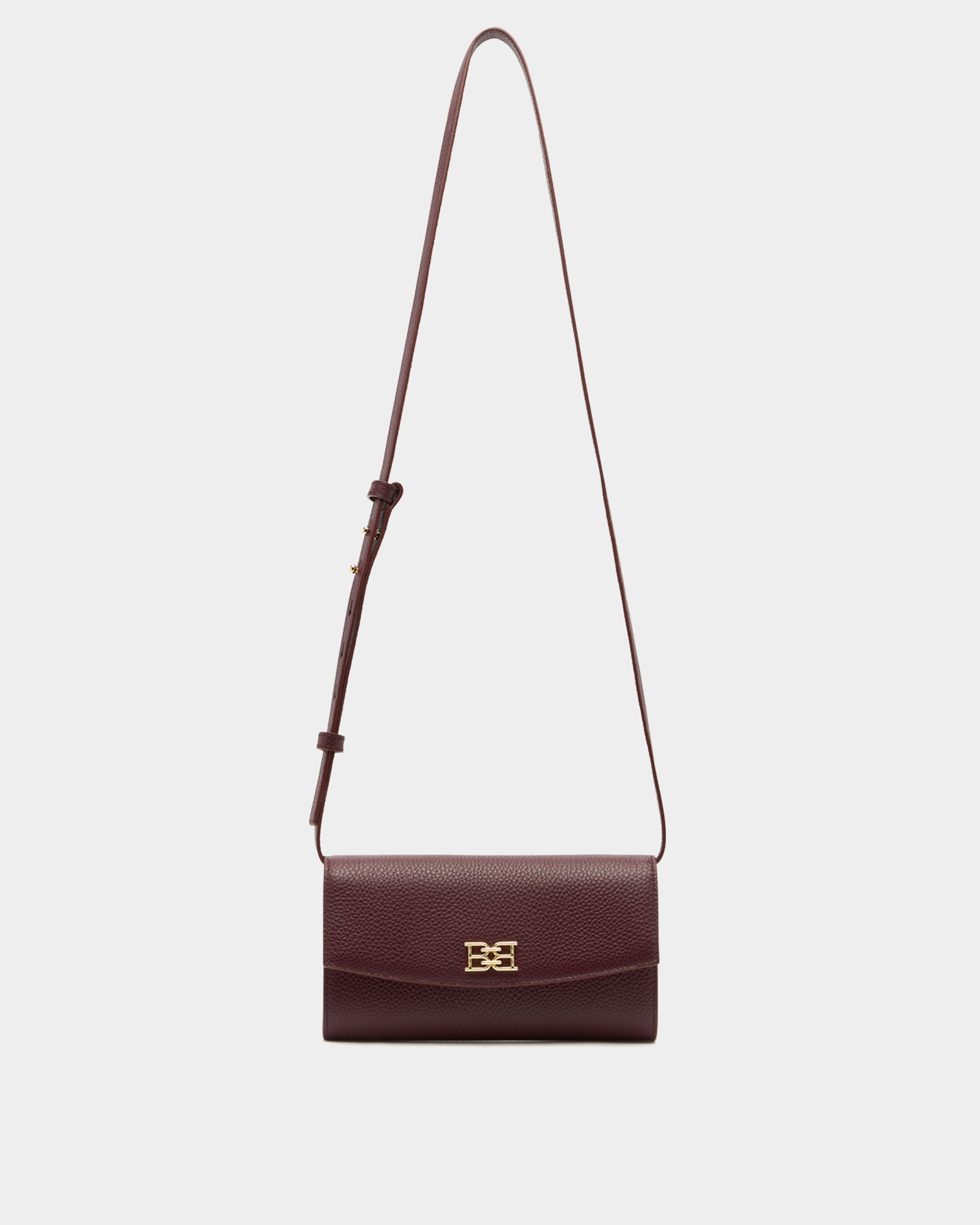 Phone Wallet in Dark Bordeaux Grained Leather