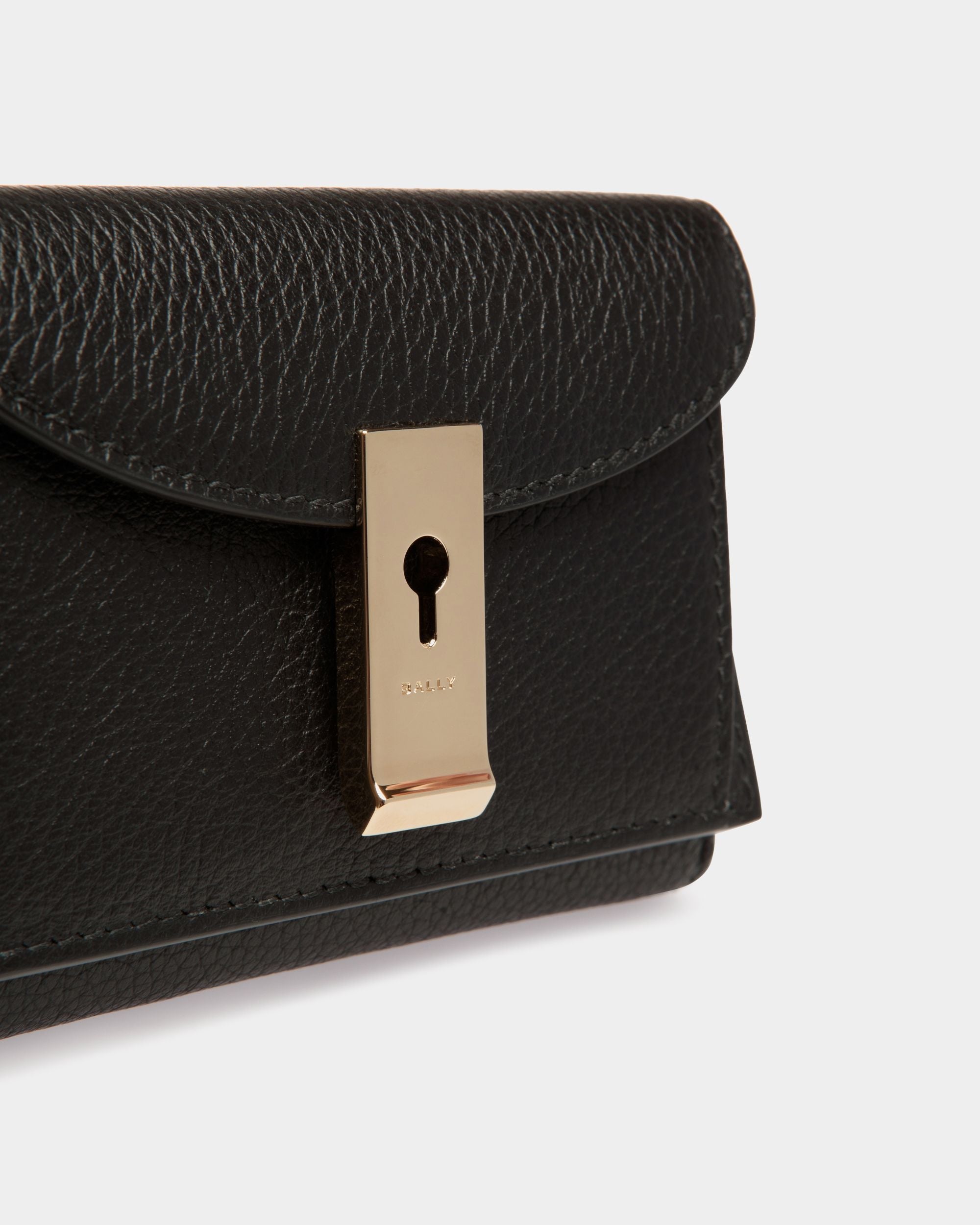 Lock Me Wallet In Black Grained Leather - Image 4