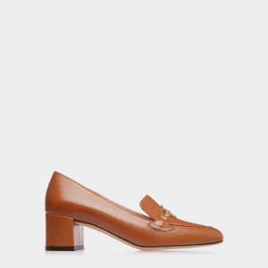 Emblem Pumps In Brown Leather
