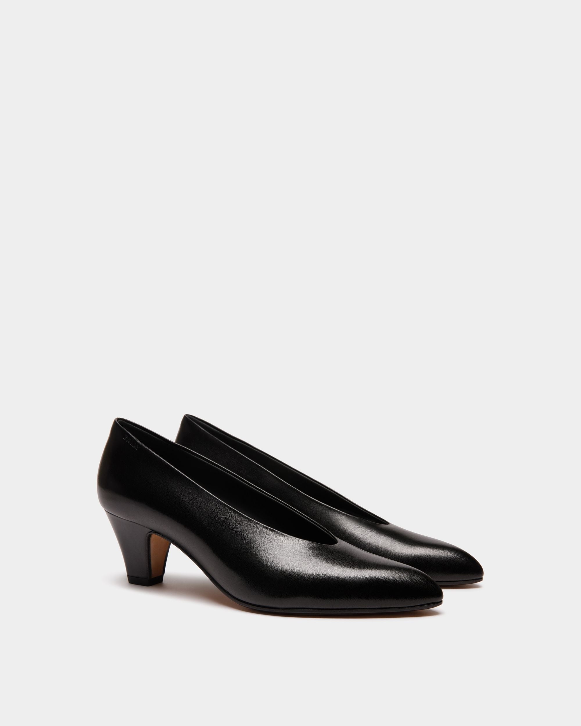 Alva Pump in Black Leather - Image 3