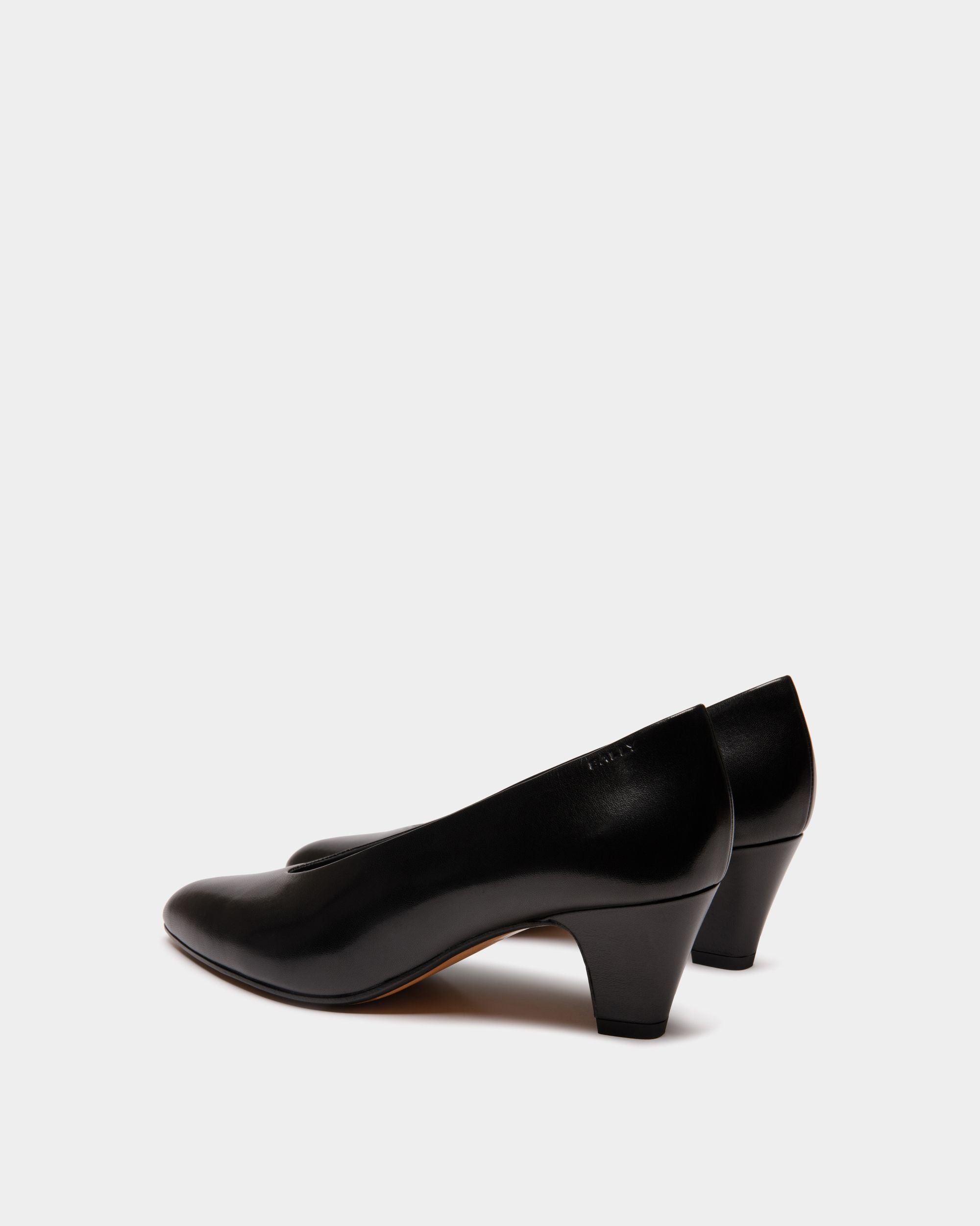 Alva Pump in Black Leather - Image 4