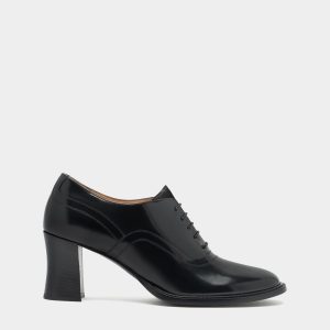 Saule Lace-up Pump in Black Brushed Leather