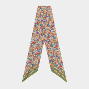Neck Bow With a Floral Print in Beige Silk